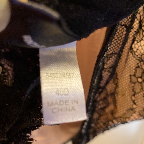 NWOT.  Fredricks of Hollywood.  Voluptuous laced black bra. - Picture 9 of 9